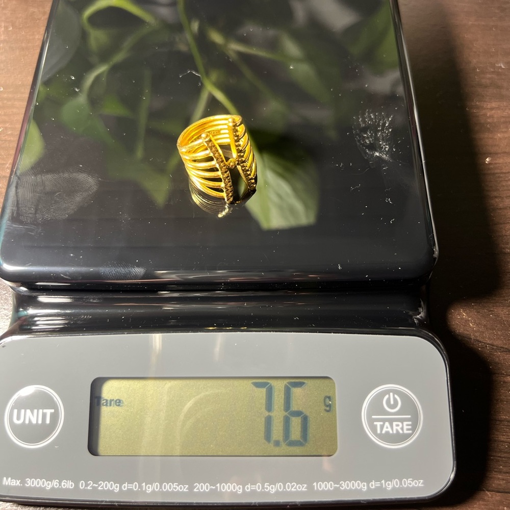 22k Yellow Solid Gold Ring - image 7